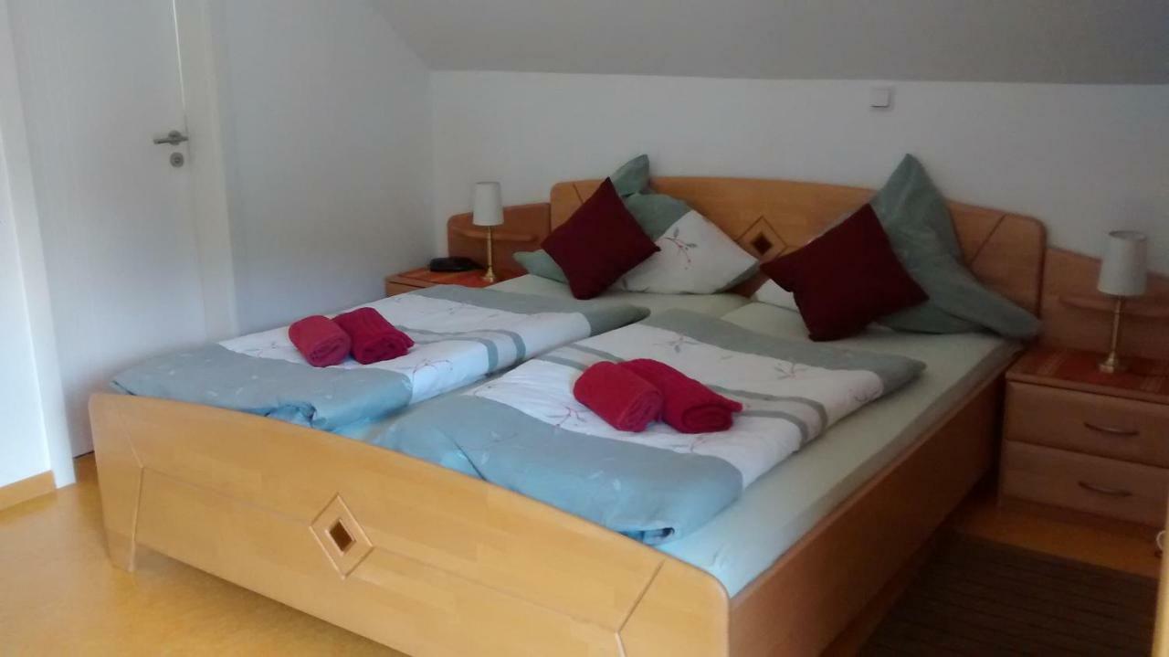 Weingut Sauer-Kettermann Villa Enkirch Buitenkant foto